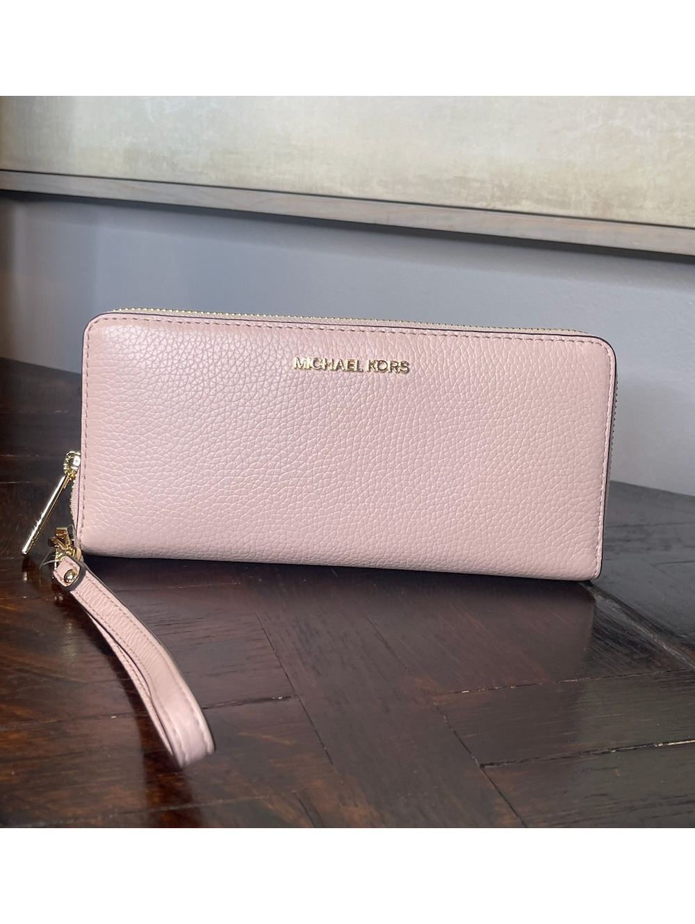 NWOT Michael Kors Wallet -Pink